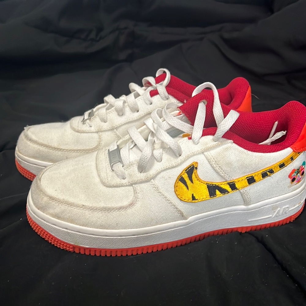Nike Air Force 1 LV8